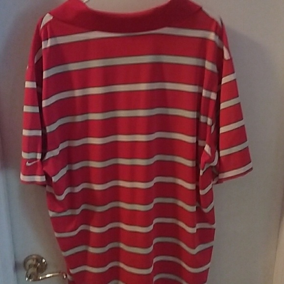 XL Nike dri fit short sleeved shirt - Picture 4 of 4